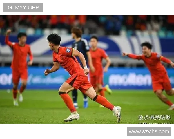 国足与韩国激战全场球迷齐声合唱展现团结与激情 国足与韩国激战全场球迷齐声合唱展现团结与激情