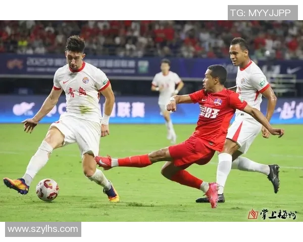 河南建业与青岛海牛激战正酣谁能在赛场上笑到最后