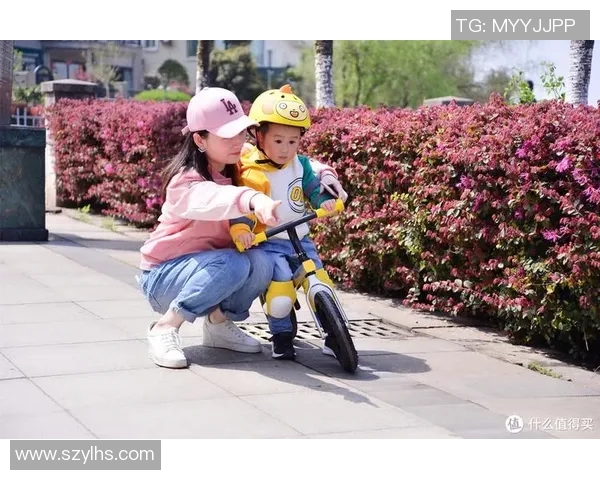 李静的滑板人生:从初学者到职业选手的成长之路与心路历程 李静的滑板人生:从初学者到职业选手的成长之路与心路历程