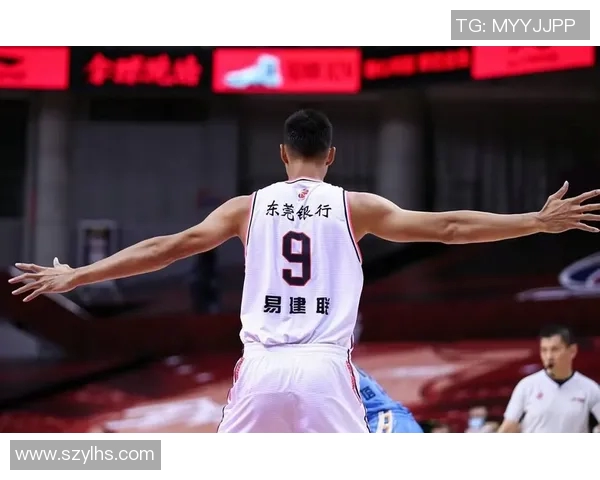 易建联重返赛场展现传奇风采球迷热议他的未来与中国篮球的希望